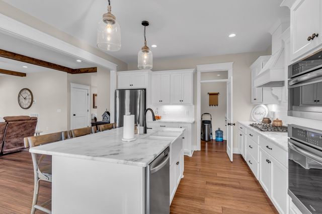 5574 Dowlen Rd, Cedar Hill, TN 37032