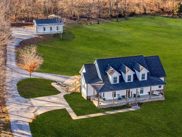 5574 Dowlen Rd, Cedar Hill, TN 37032