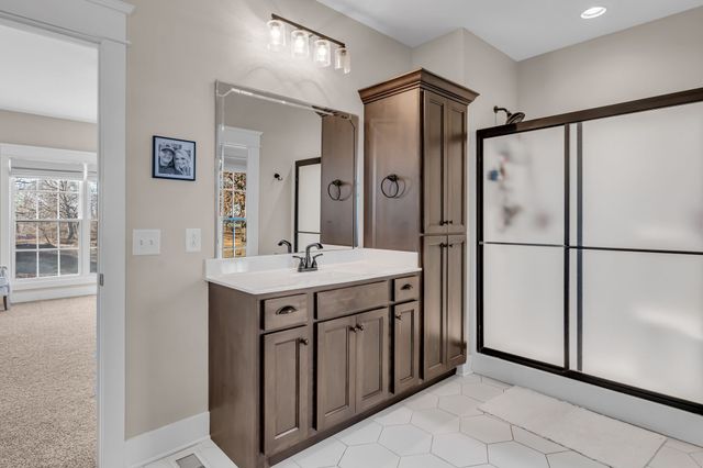 5574 Dowlen Rd, Cedar Hill, TN 37032