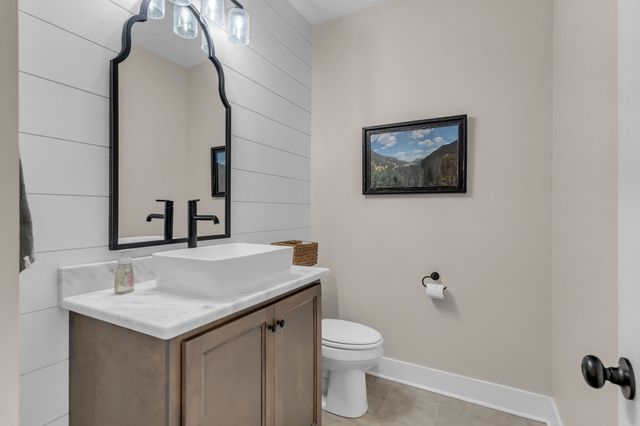 5574 Dowlen Rd, Cedar Hill, TN 37032