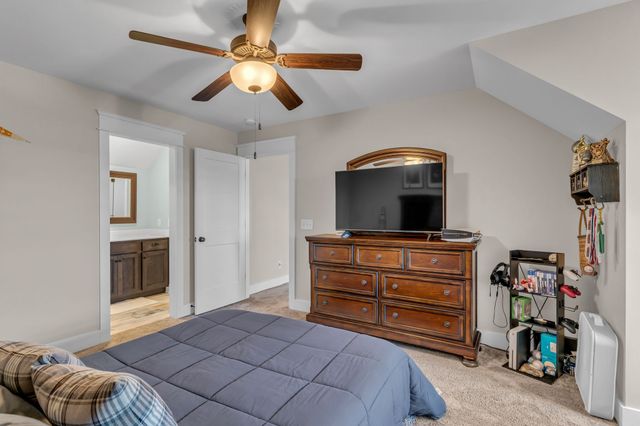 5574 Dowlen Rd, Cedar Hill, TN 37032