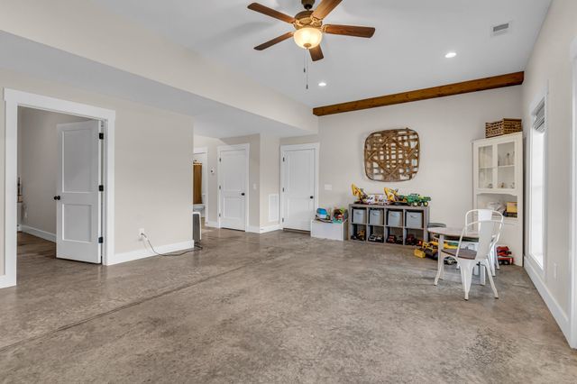 5574 Dowlen Rd, Cedar Hill, TN 37032