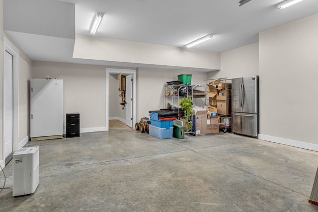 5574 Dowlen Rd, Cedar Hill, TN 37032