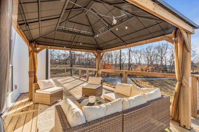 5574 Dowlen Rd, Cedar Hill, TN 37032