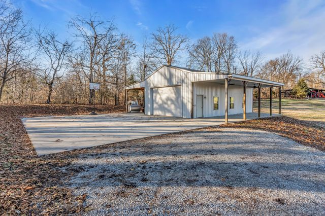 5574 Dowlen Rd, Cedar Hill, TN 37032