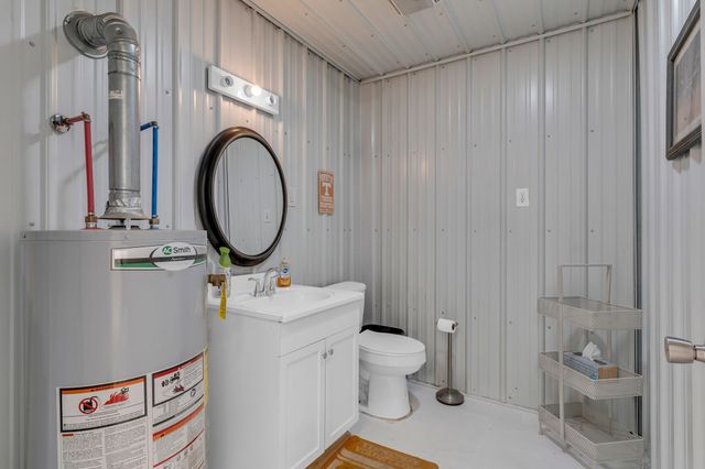 5574 Dowlen Rd, Cedar Hill, TN 37032