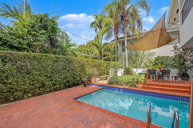 4950 San Amaro Dr, Coral Gables, FL 33146