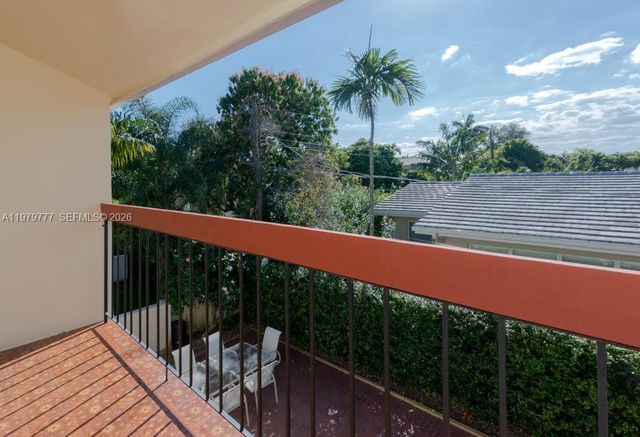 4950 San Amaro Dr, Coral Gables, FL 33146