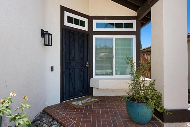 1252 Dos Hermanos, Escondido, CA 92027