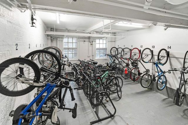 321 E 43rd St Apt 308, New York City, NY 10017