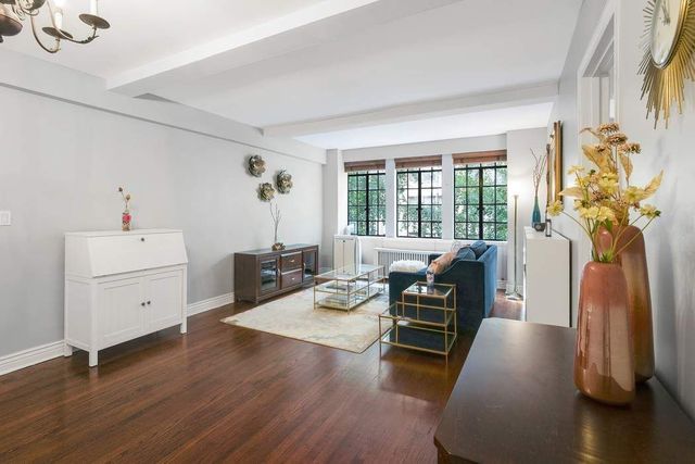 321 E 43rd St Apt 308, New York City, NY 10017