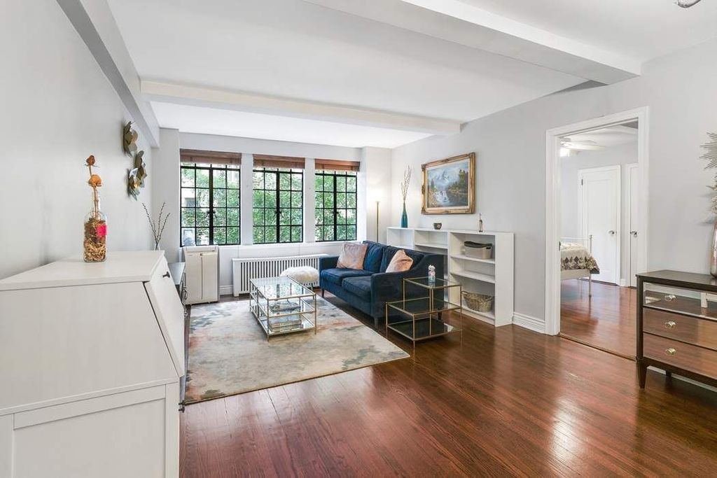 321 E 43rd St Apt 308, New York City, NY 10017