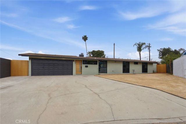 1261 E Ada Ave, Glendora, CA 91741
