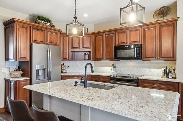 3985 Wood Haven Court, Lambertville, MI 48144