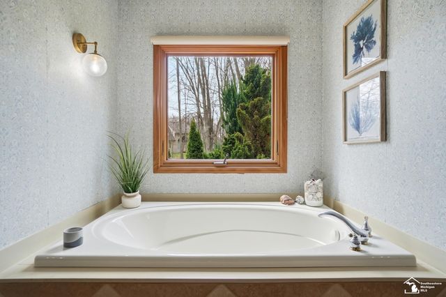 3985 Wood Haven Court, Lambertville, MI 48144