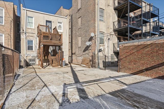 4211 W Gladys Avenue 2, Chicago, IL 60624