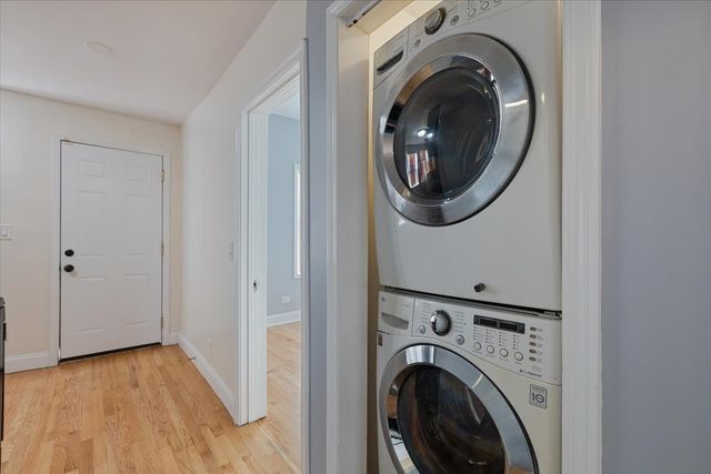 4211 W Gladys Avenue 2, Chicago, IL 60624