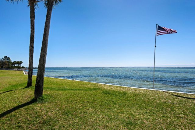 101 Old Ferry Road 24A, Shalimar, FL 32579