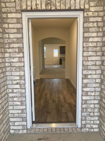 750 Keeneland Drive, Seagoville, TX 75159