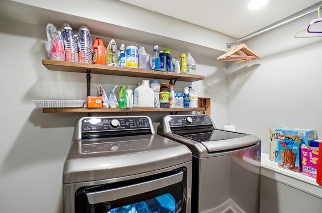 82 Lantern Chase Drive, Delaware, OH 43015