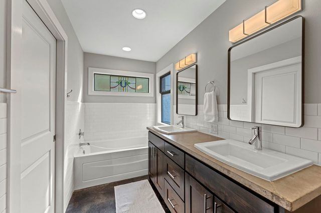 175 Limestone Ridge N, Kerrville, TX 78028