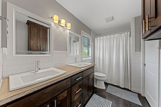 175 Limestone Ridge N, Kerrville, TX 78028