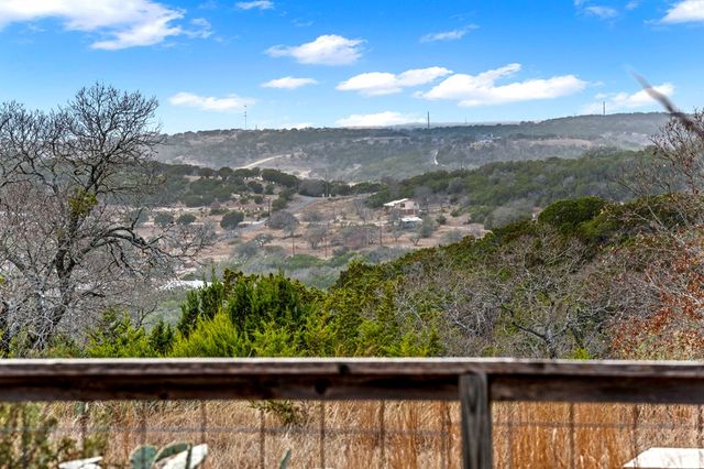 175 Limestone Ridge N, Kerrville, TX 78028