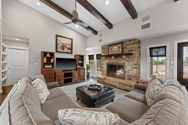 175 Limestone Ridge N, Kerrville, TX 78028