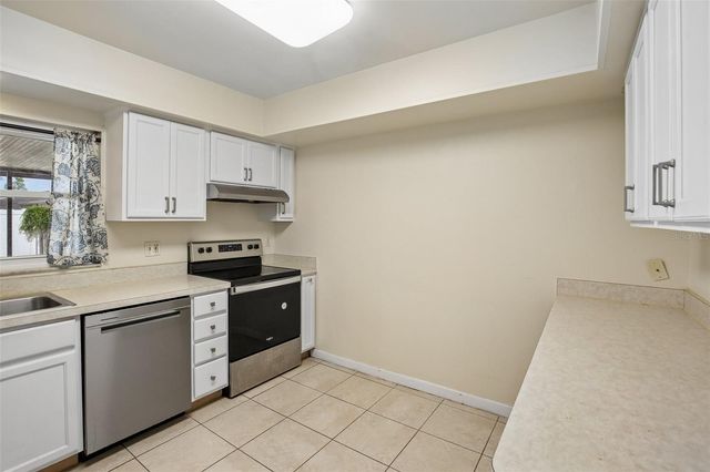4828 GROVE POINT DRIVE, Tampa, FL 33624