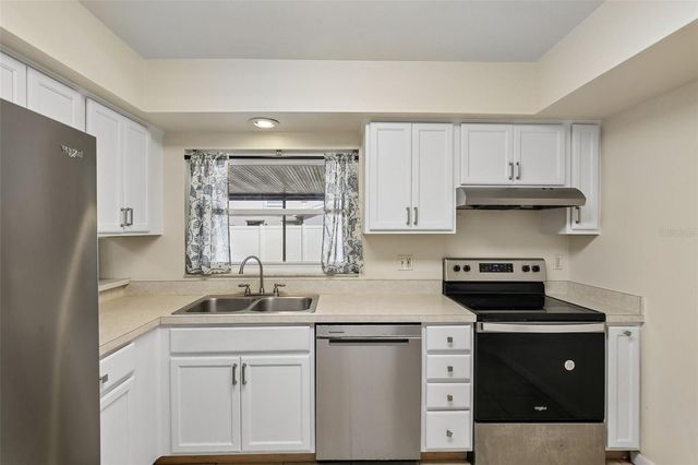 4828 GROVE POINT DRIVE, Tampa, FL 33624