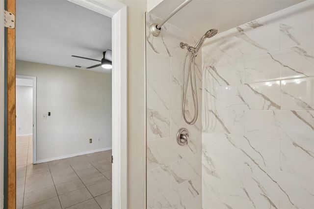 4828 GROVE POINT DRIVE, Tampa, FL 33624
