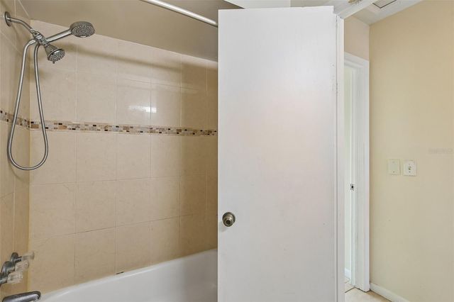 4828 GROVE POINT DRIVE, Tampa, FL 33624