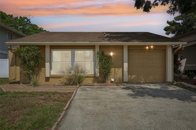4828 GROVE POINT DRIVE, Tampa, FL 33624