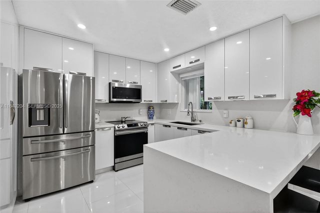 7291 NW 173rd Drive 100, Hialeah, FL 33015