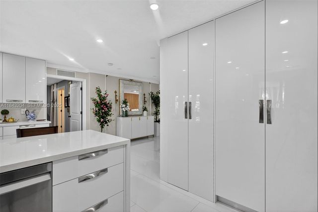 7291 NW 173rd Drive 100, Hialeah, FL 33015