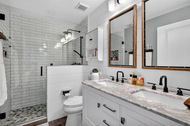 7291 NW 173rd Drive 100, Hialeah, FL 33015