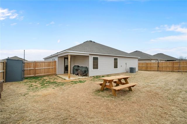 2657 Reynolds Street, Pea Ridge, AR 72751