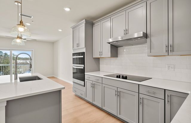 5 Peters Farm Way 109, Westborough, MA 01581