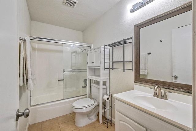 1350 N Escondido Boulevard 12, Escondido, CA 92026