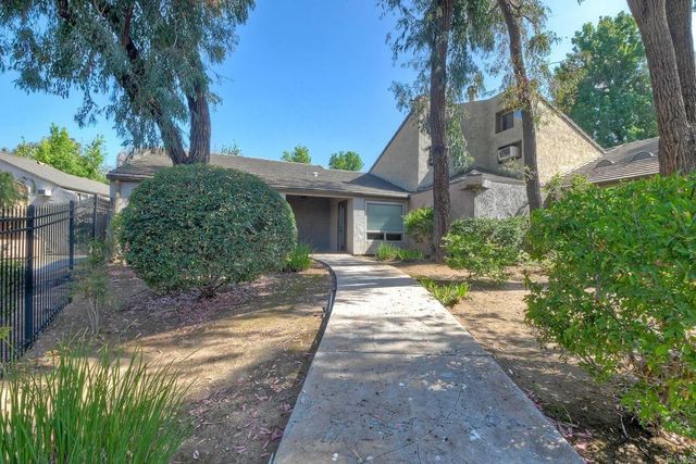 1350 N Escondido Boulevard 12, Escondido, CA 92026