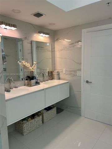 17555 Atlantic Boulevard 1001, Sunny Isles Beach, FL 33160