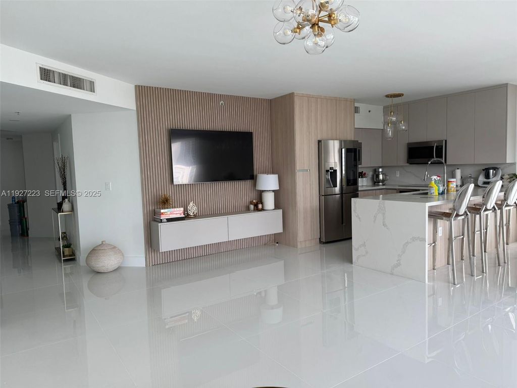 17555 Atlantic Boulevard 1001, Sunny Isles Beach, FL 33160