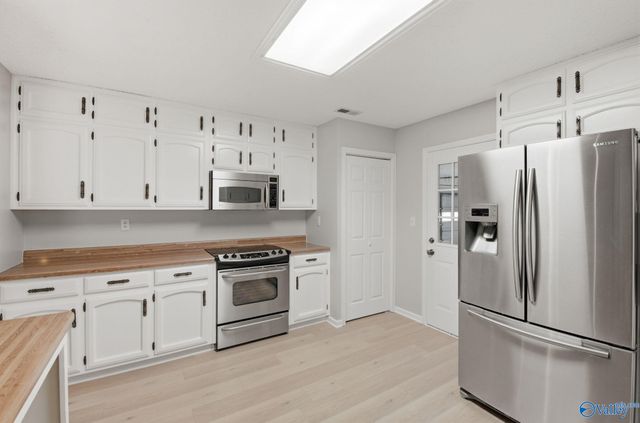 694 Crestview Drive, Madison, AL 35758