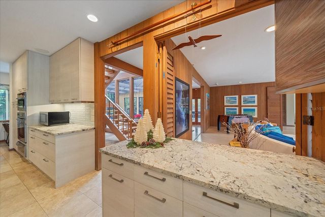 3348 OLD OAK DRIVE, Sarasota, FL 34239