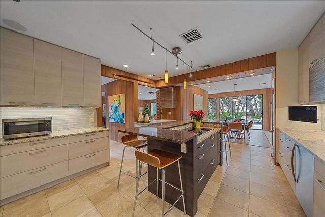 3348 OLD OAK DRIVE, Sarasota, FL 34239