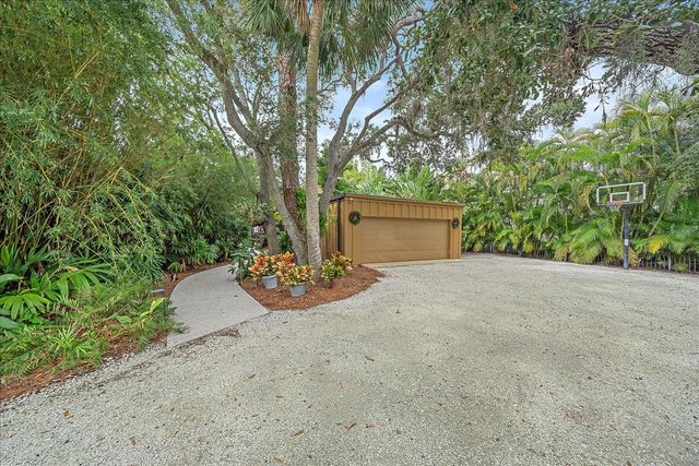 3348 OLD OAK DRIVE, Sarasota, FL 34239