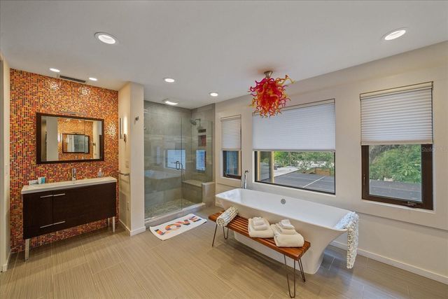 3348 OLD OAK DRIVE, Sarasota, FL 34239