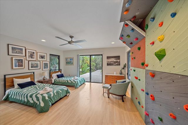 3348 OLD OAK DRIVE, Sarasota, FL 34239