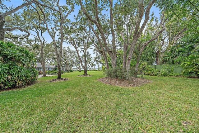 3348 OLD OAK DRIVE, Sarasota, FL 34239