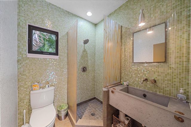 3348 OLD OAK DRIVE, Sarasota, FL 34239